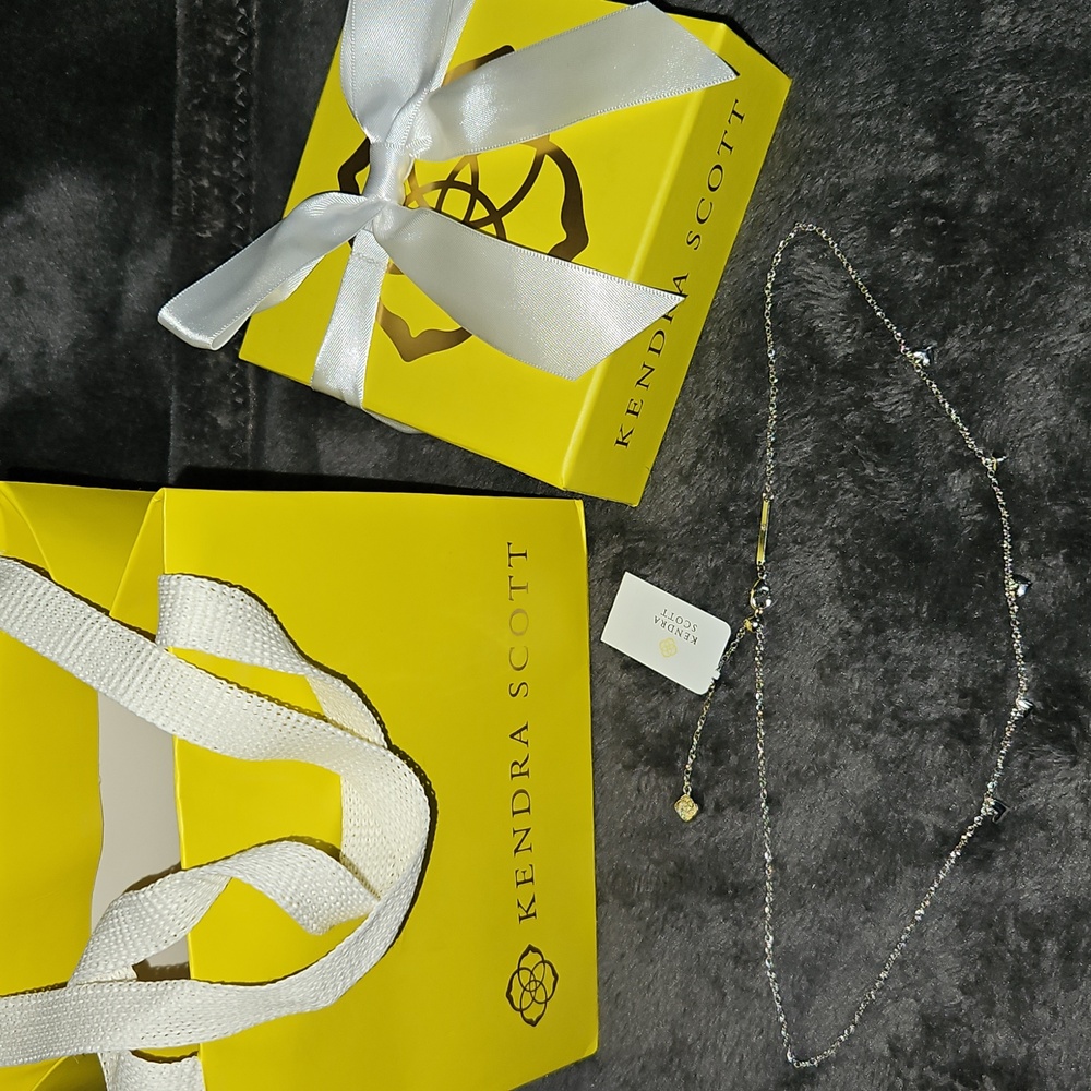 Kendra Scott NWT Phoebe Necklace,dainty🩶 andGift Bag,box,elastic bow,soft pouch - Picture 6 of 7